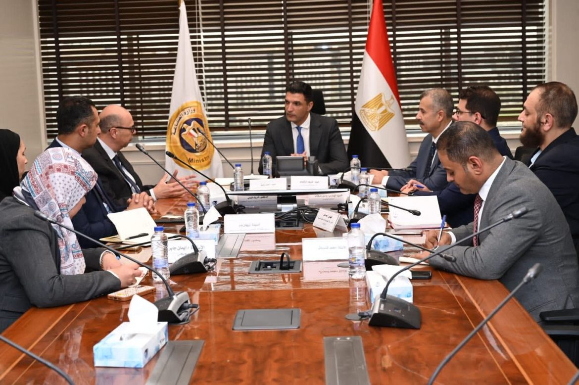 الصناعة: مشروعات جديدة في الزجاج والطاقة الشمسية تدعم الاقتصاد الأخضر