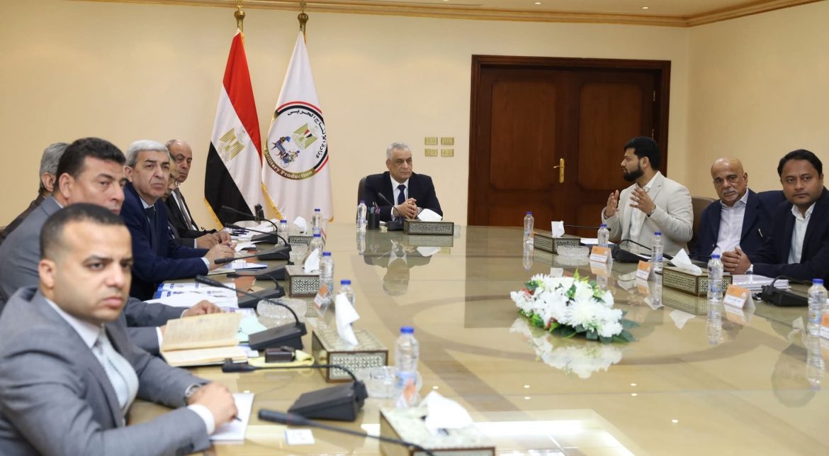 «مصر» تبحث نقل تكنولوجيا صناعية متطورة مع «باراسون»