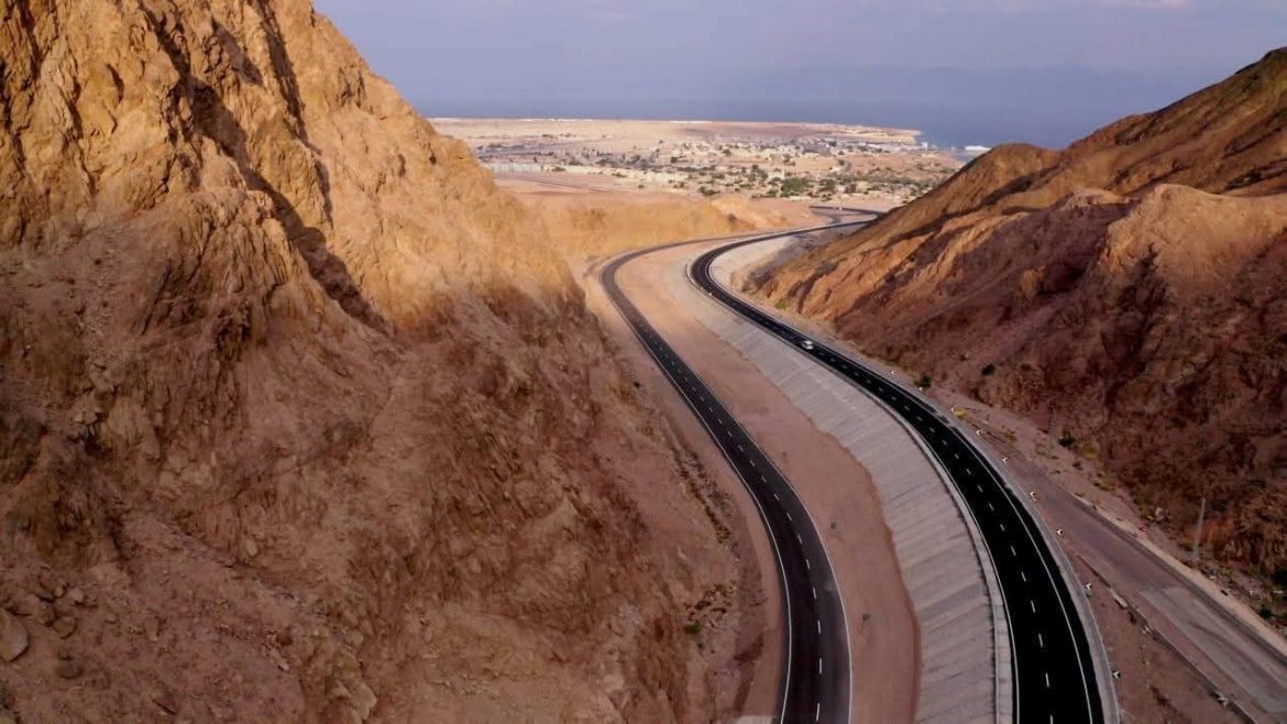 النقل: سيناء على خريطة اللوجستيات.. ومشروعات عملاقة تربط البحرين