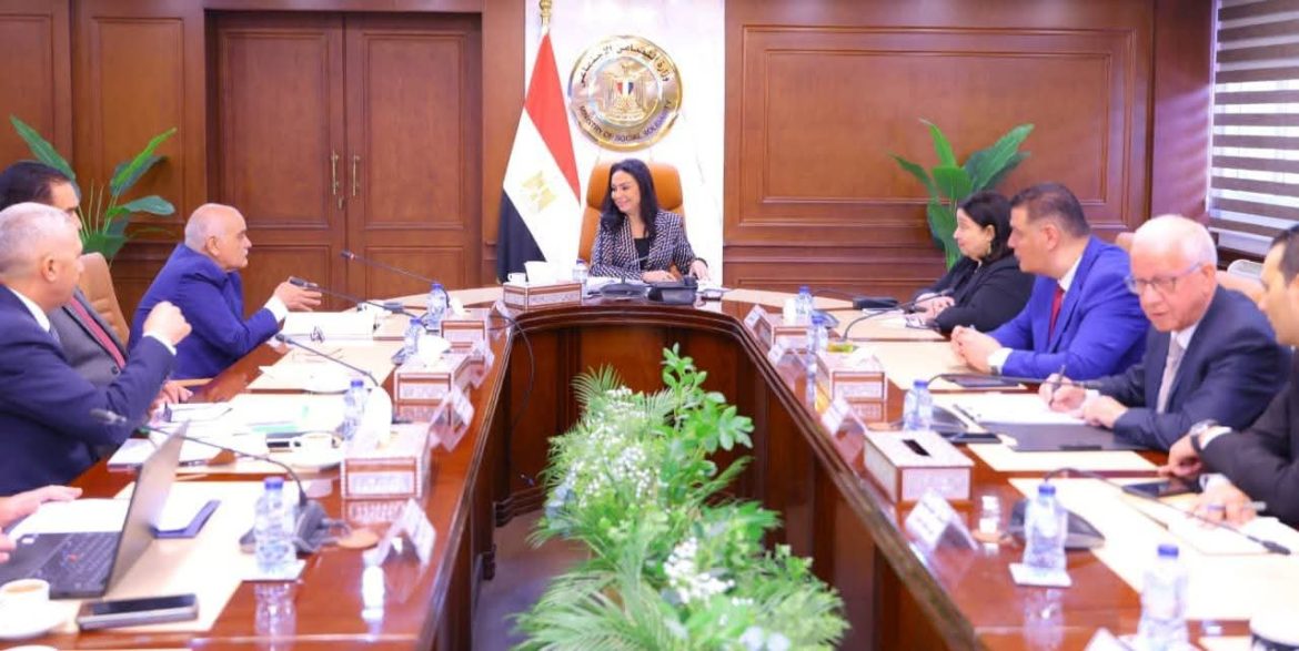 بأيدٍ مصرية مدربة.. التضامن تتابع تنفيذ مراكز الأجهزة التعويضية