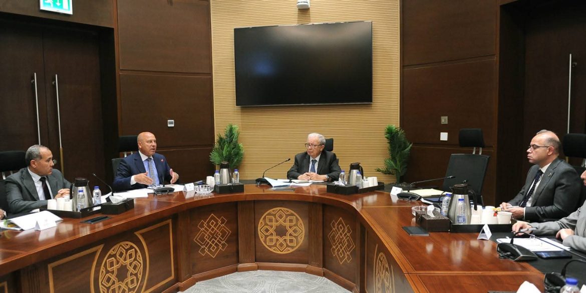 الحكومة تستعرض تقدم شبكة القطار السريع.. 2000 كم و60 محطة