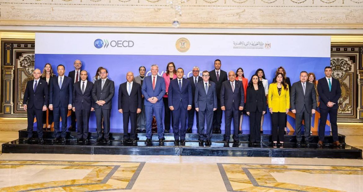 رستم: الاقتصاد المصري أكثر مرونة.. ونتجه لمرحلة جديدة من الشراكة الدولية