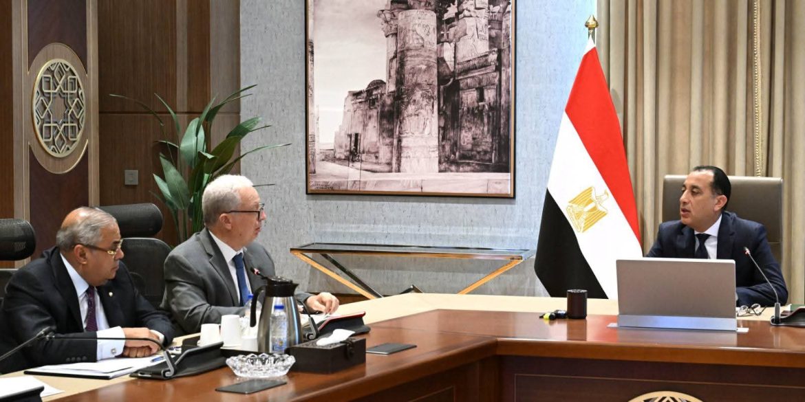 الحكومة: قيد 12 شركة بالبورصة وجار تجهيز 8 شركات أخرى للقيد المؤقت