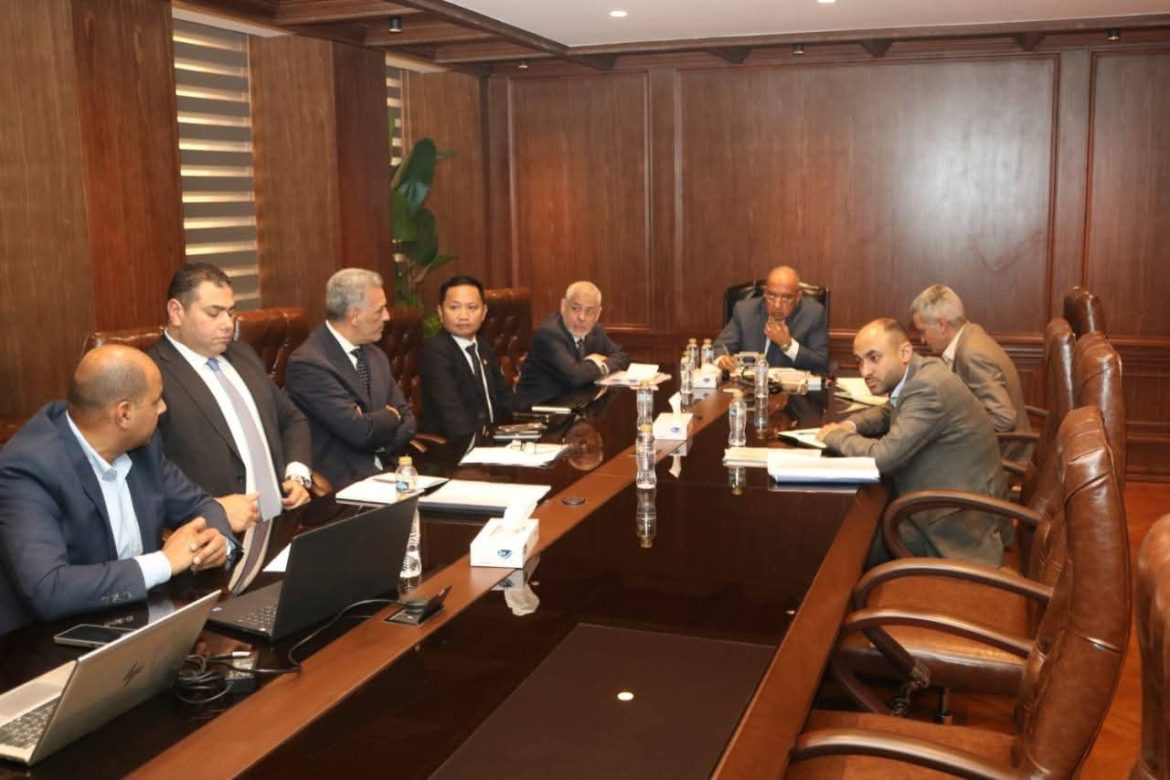 الكهرباء تبحث رفع الطاقة النظيفة إلى 45% بحلول 2028 مع AMEA POWER
