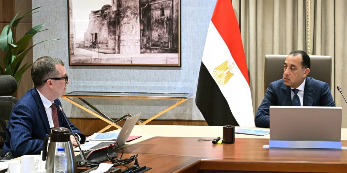 رئيس الوزراء يتابع تنفيذ خطة 2025/2026 وحوكمة الاستثمارات