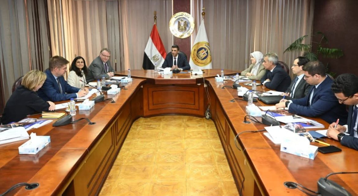 «وزارة الصناعة» تتعاون مع «منظمة العمل الدولية» لخلق وظائف مستدامة