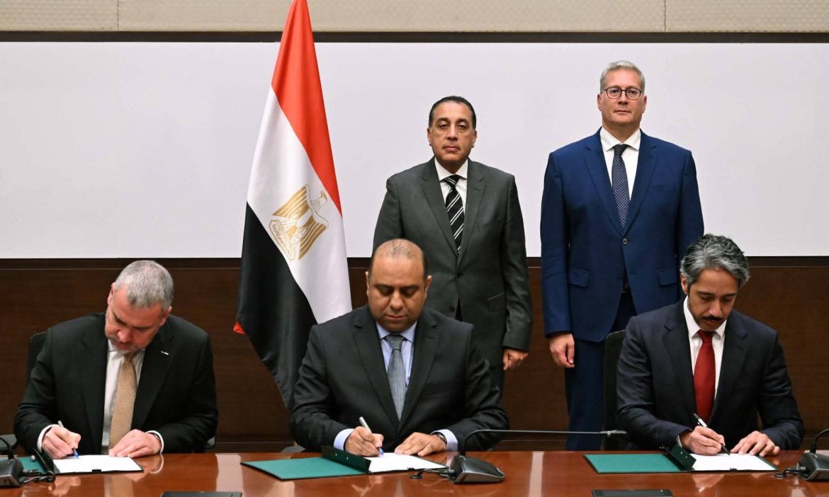 رئيس الوزراء يشهد توقيع مذكرة تفاهم تعزز تجارة الغاز في شرق المتوسط