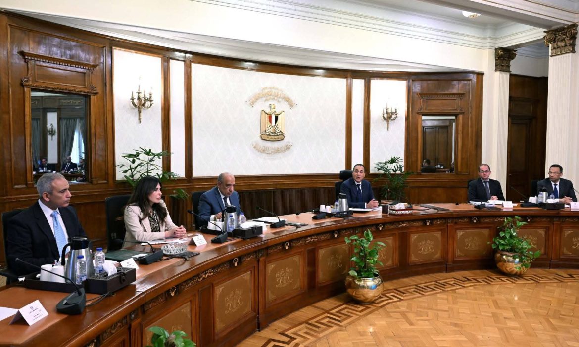 رئيس الوزراء: توجيهات بدراسة إعداد إطار تنظيمي وتشغيلي متكامل لمراكز البيانات