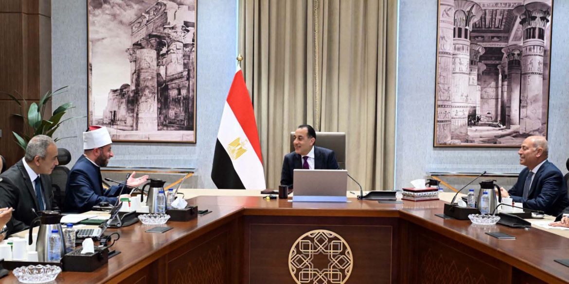 رئيس الوزراء يبحث إحياء التراث وتحويل وسط القاهرة لوجهة عالمية