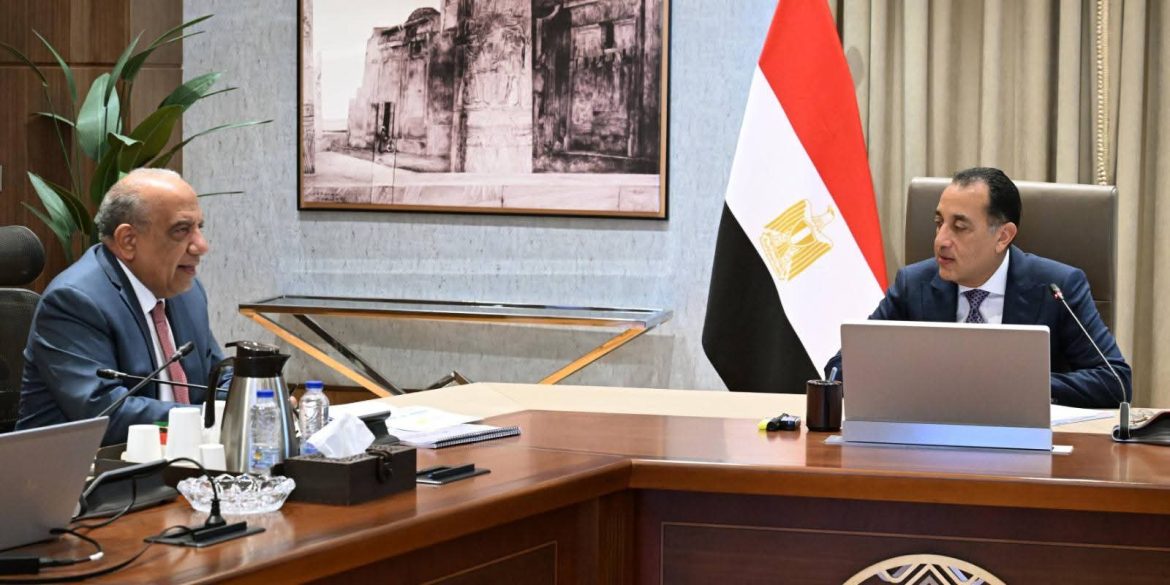 الحكومة تستعرض الموقف التنفيذي لمشروعات تدعيم الشبكة القومية للكهرباء