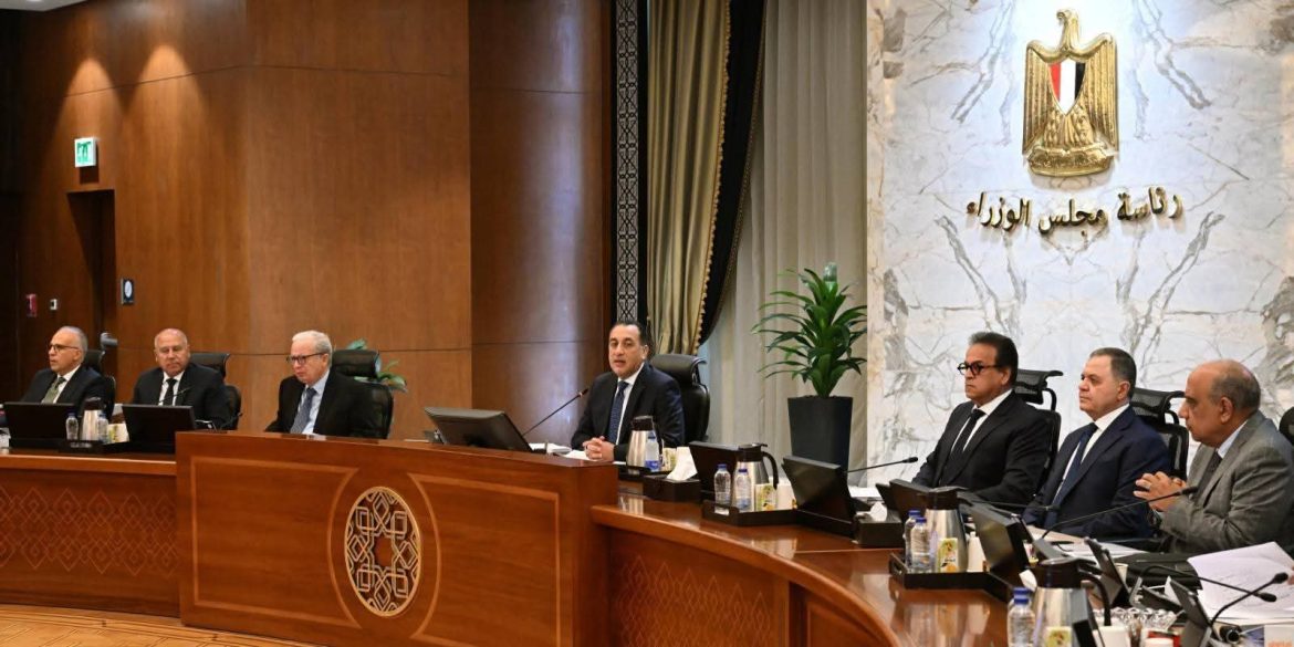 الحكومة توافق على 4 مشروعات اتفاقيات التزام بترولية بقيمة 52.97 مليون دولار