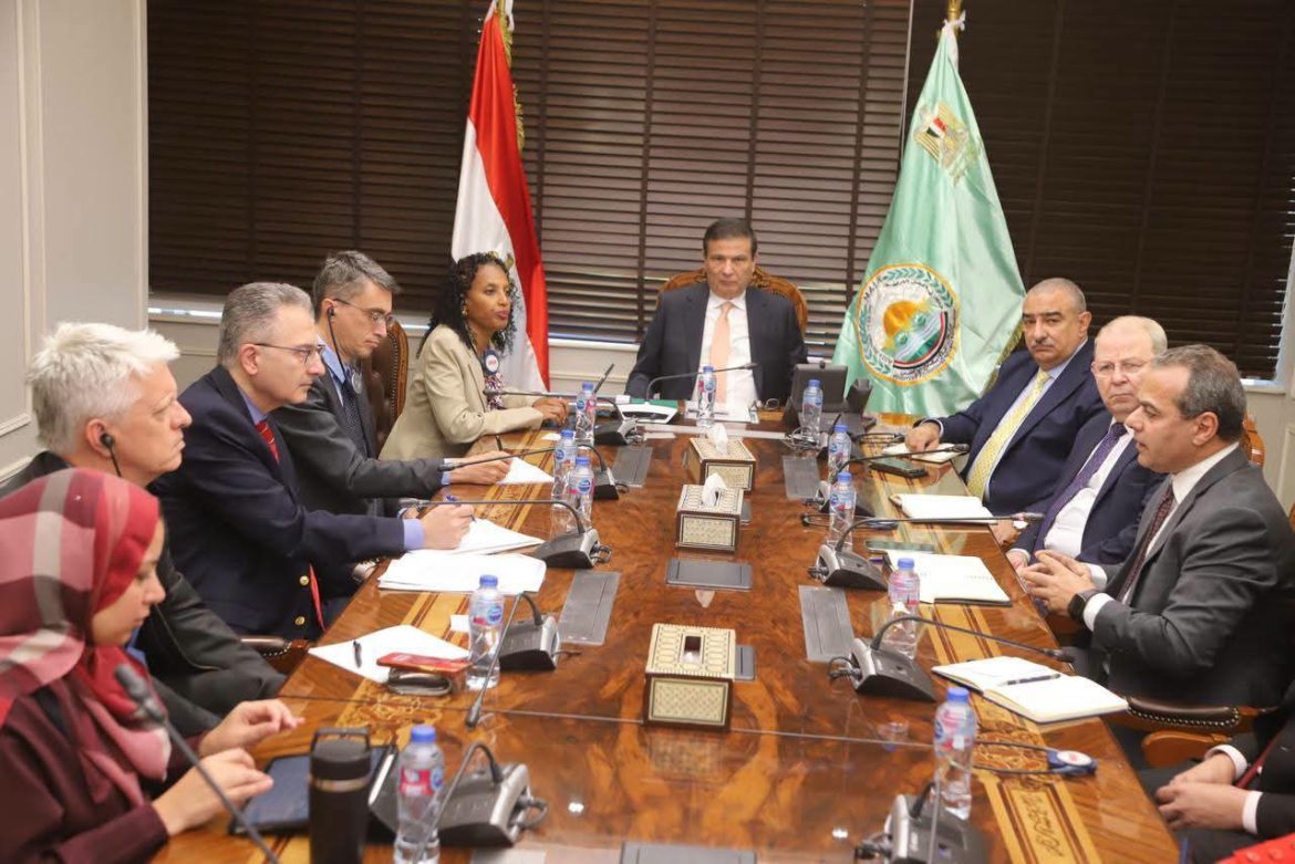 وزير الزراعة يبحث مع البنك الدولي تعزيز الأمن الغذائي في مصر