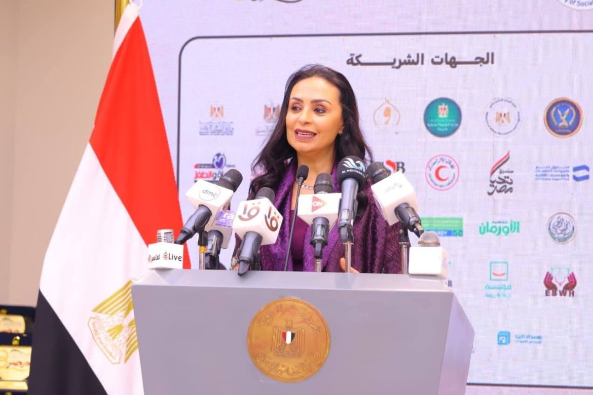 وزيرة التضامن: مبادرة «فرحة مصر» تستهدف 8000 عريسٍ وعروسٍ من الأسرِ الأولى بالرعاية