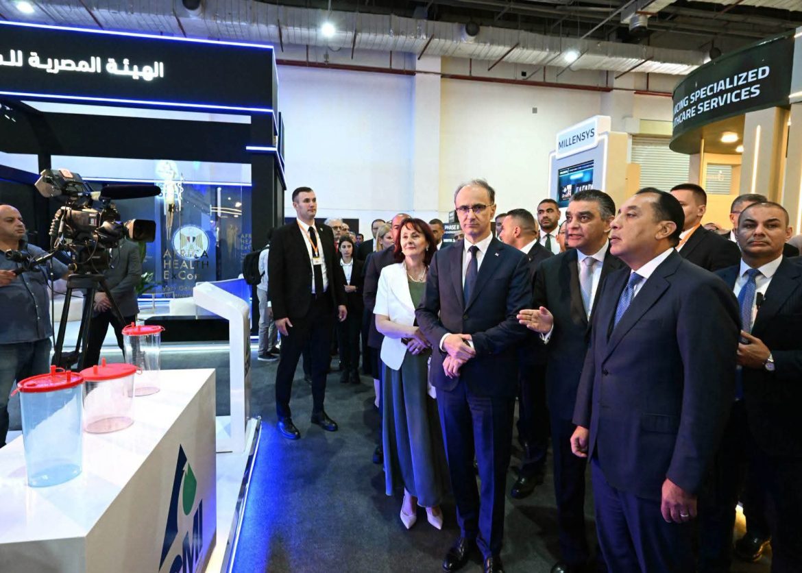 رئيس الوزراء يتفقد المعرض الطبي الإفريقي ويطلع على أحدث الابتكارات الطبية