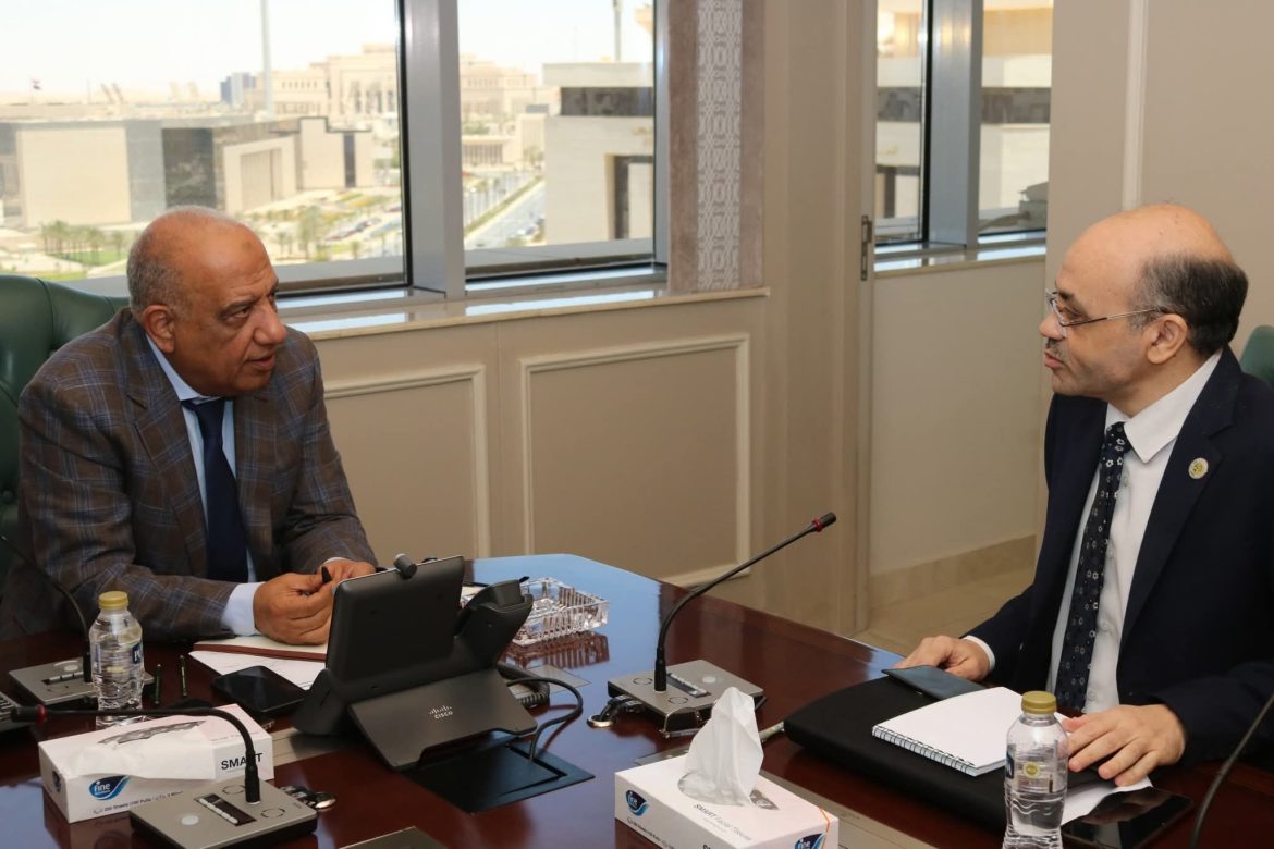 وزير الكهرباء يتابع مشروعات العناصر النادرة لتعزيز الاقتصاد