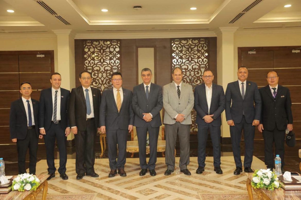 رئيس هيئة الشراء الموحد: يبحث توطين صناعة أجهزة الأشعة في مصر 