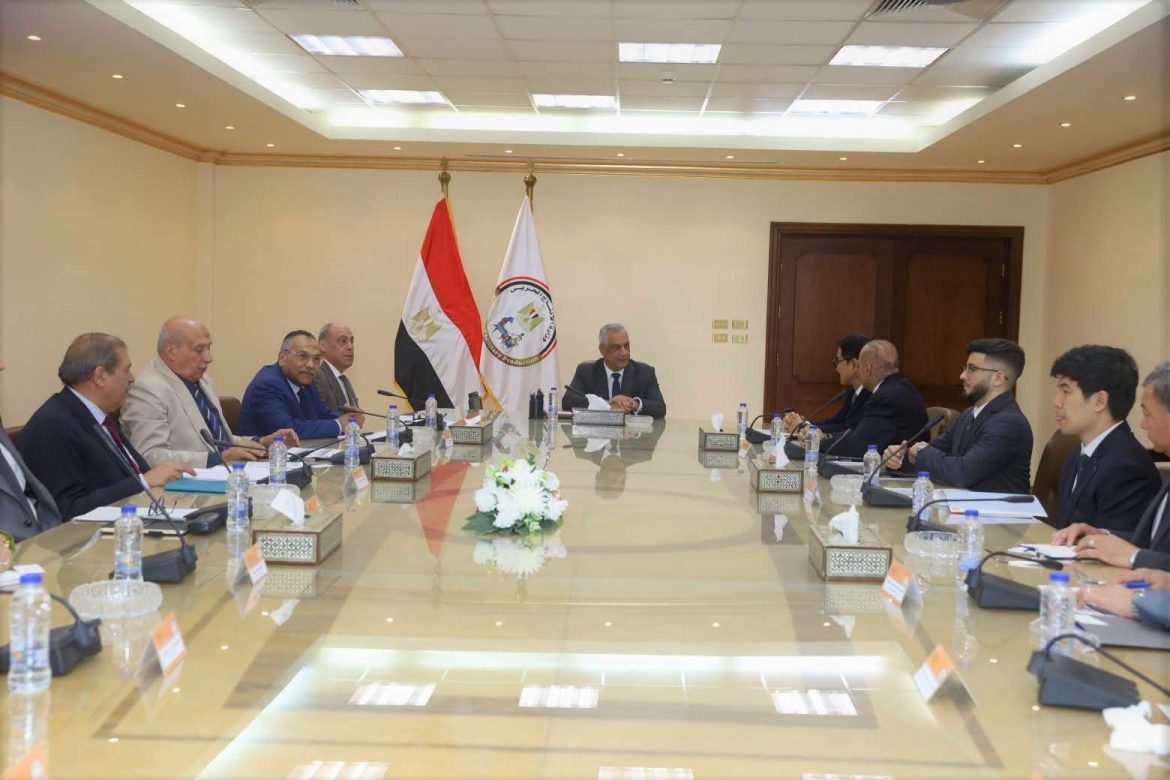 وزير الإنتاج الحربي يبحث مع «بونجسان» الكورية توطين التكنولوجيا الحديثة