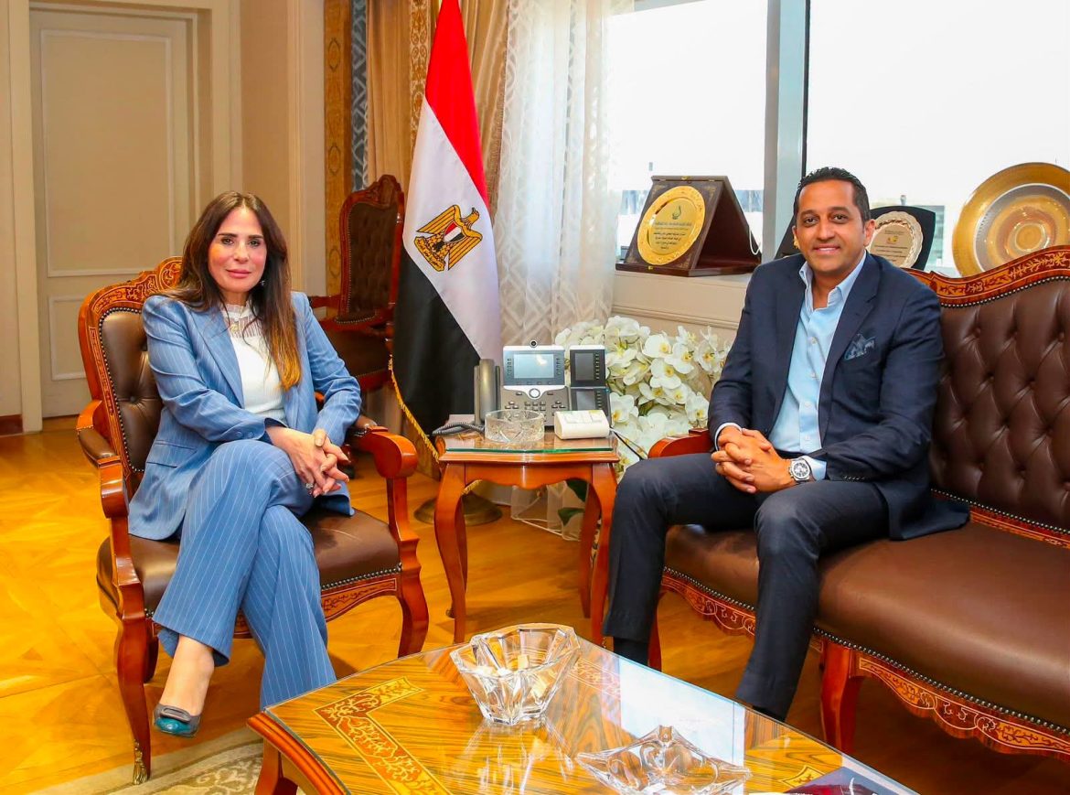 وزيرة الإسكان تناقش تعزيز تصدير العقار وجذب الاستثمارات الخارجية