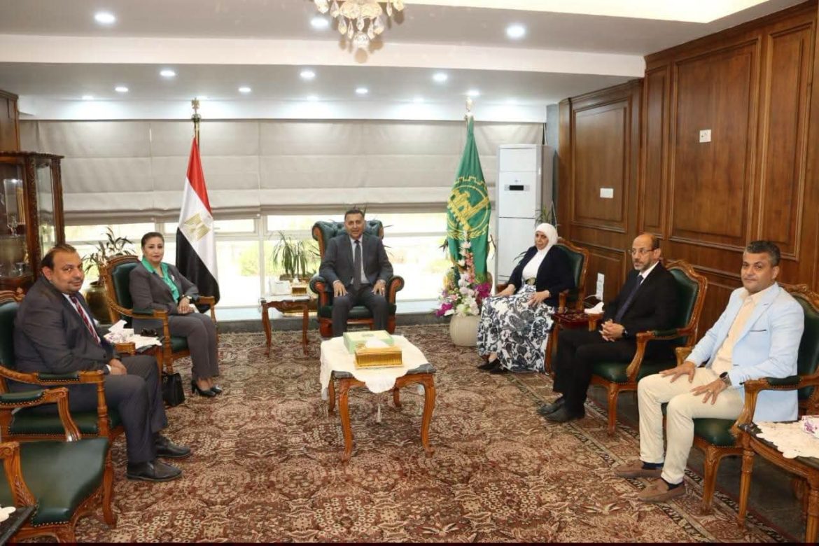 رئيس الوزراء يستعرض نتائج قافلة طبية تخدم أكثر من 1600 مواطن