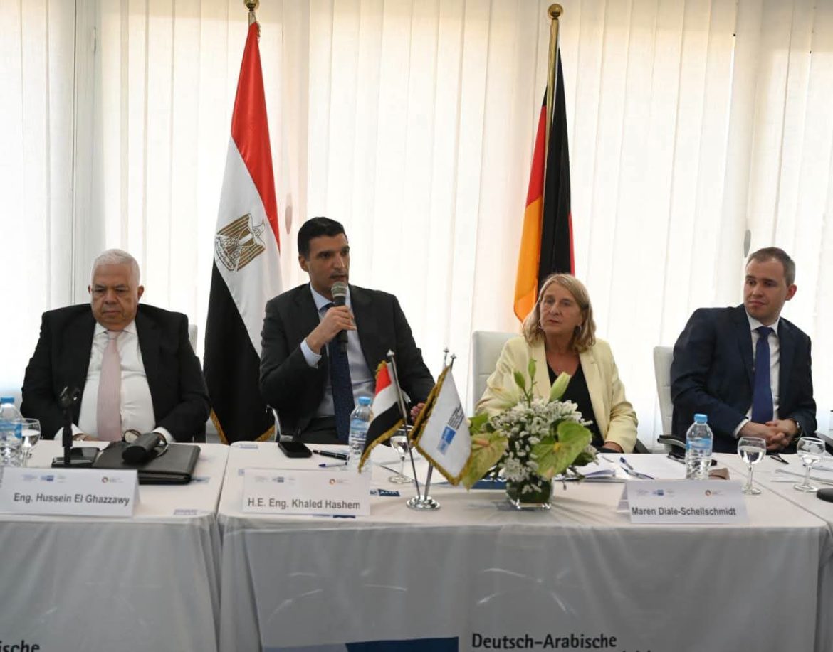 مصر وألمانيا تبحثان شراكات صناعية في إزالة الكربون