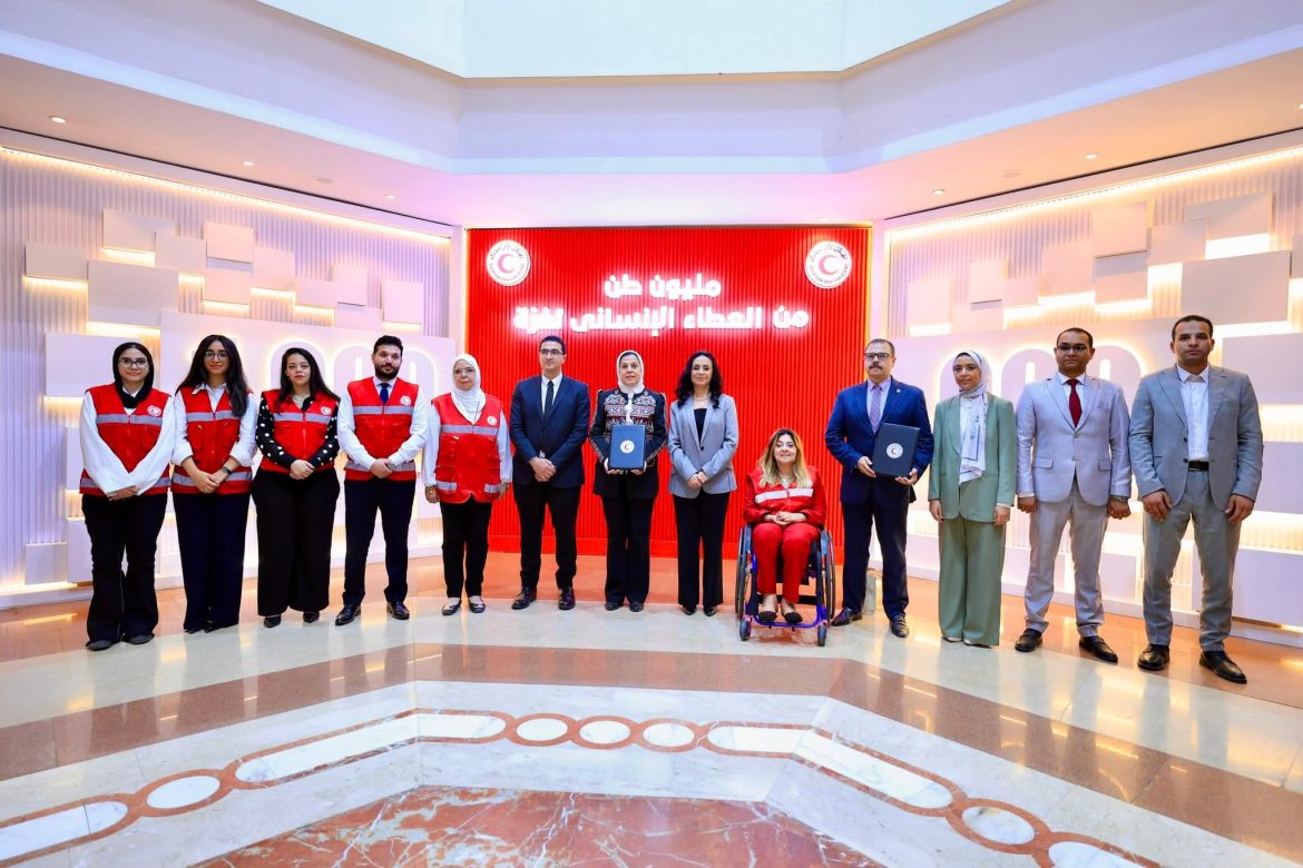 الهلال الأحمر والمجلس القومي يوقعان بروتوكول دعم ودمج ذوي الإعاقة