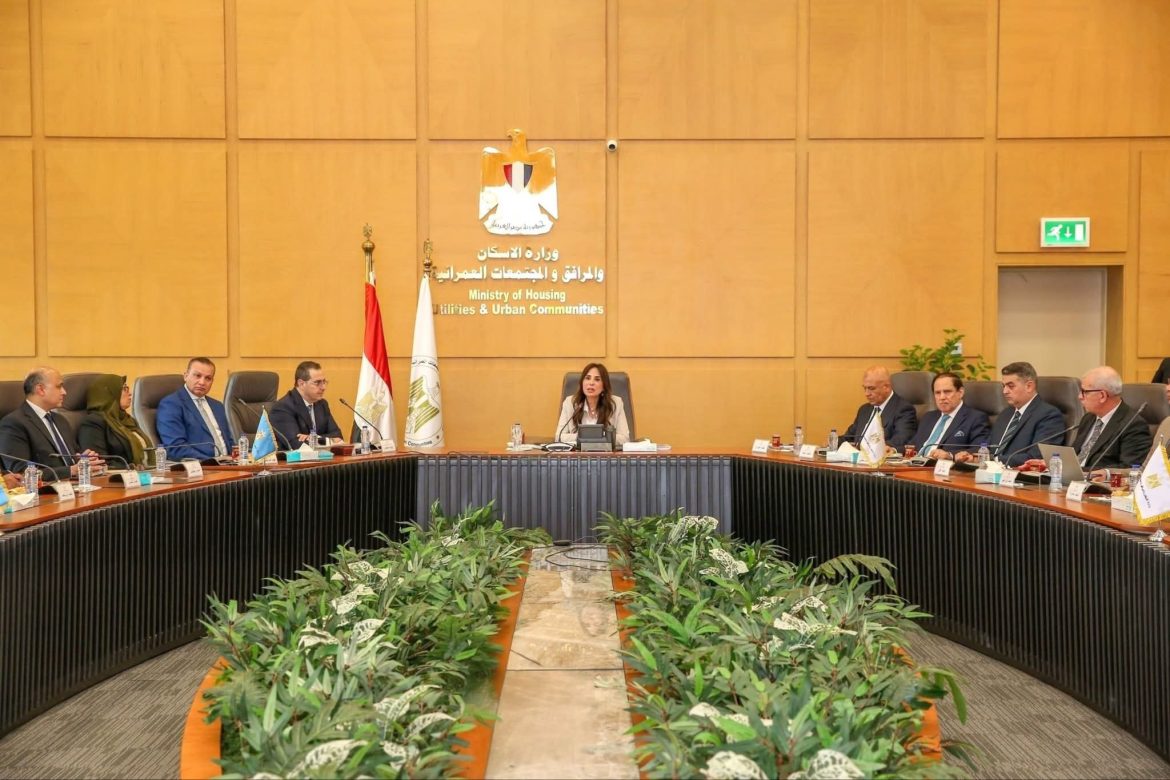 وزارة الإسكان تعتمد موازنة 2026/2027 وتطرح 77 ألف وحدة جديدة