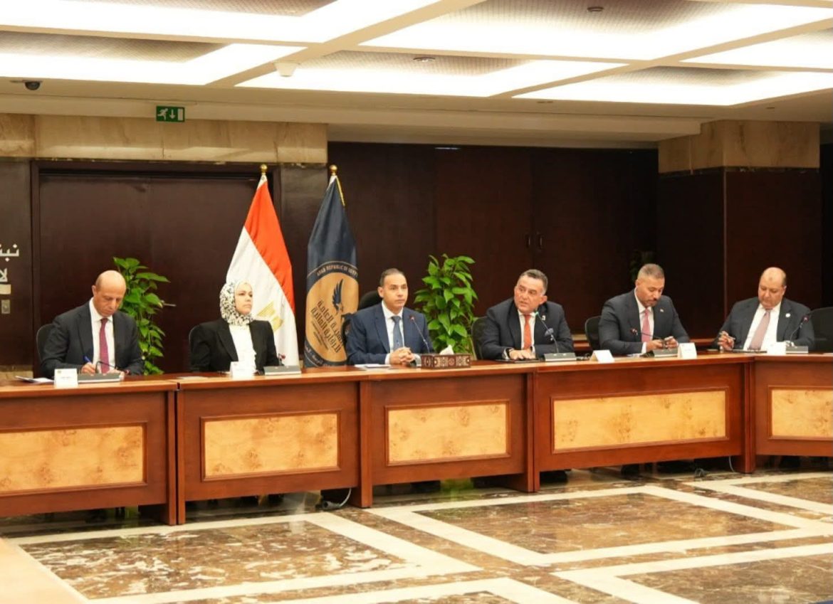 الرقابة المالية والبورصة والضرائب يجتمعون لدعم سوق المال وجذب المستثمرين