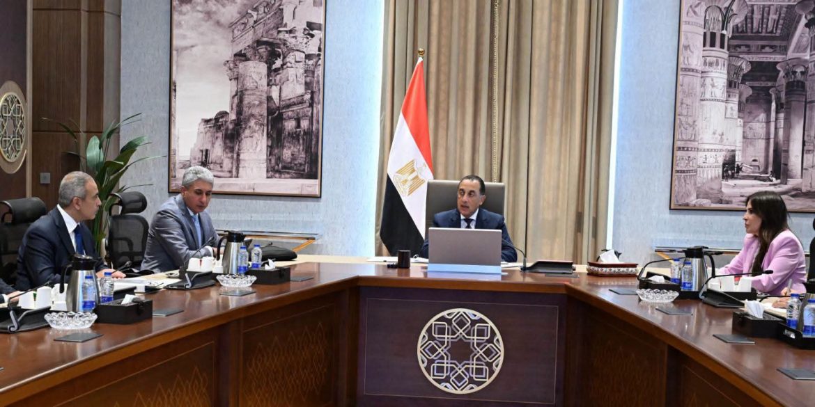 رئيس الوزراء يتابع جهود دفع قطاع السياحة باعتباره أحد أهم الأنشطة الاقتصادية 