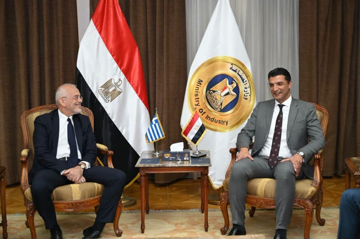وزير الصناعة يبحث تحويل مصر لمركز إقليمي لتصدير المنتجات الأوروبية لأفريقيا