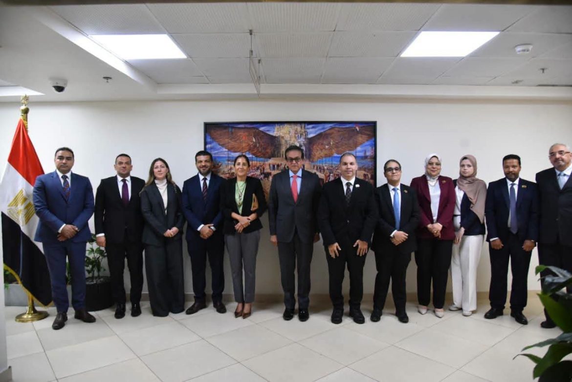 وزير الصحة يبحث تطوير المناظرات الطبية لتخفيف عبء المرضى