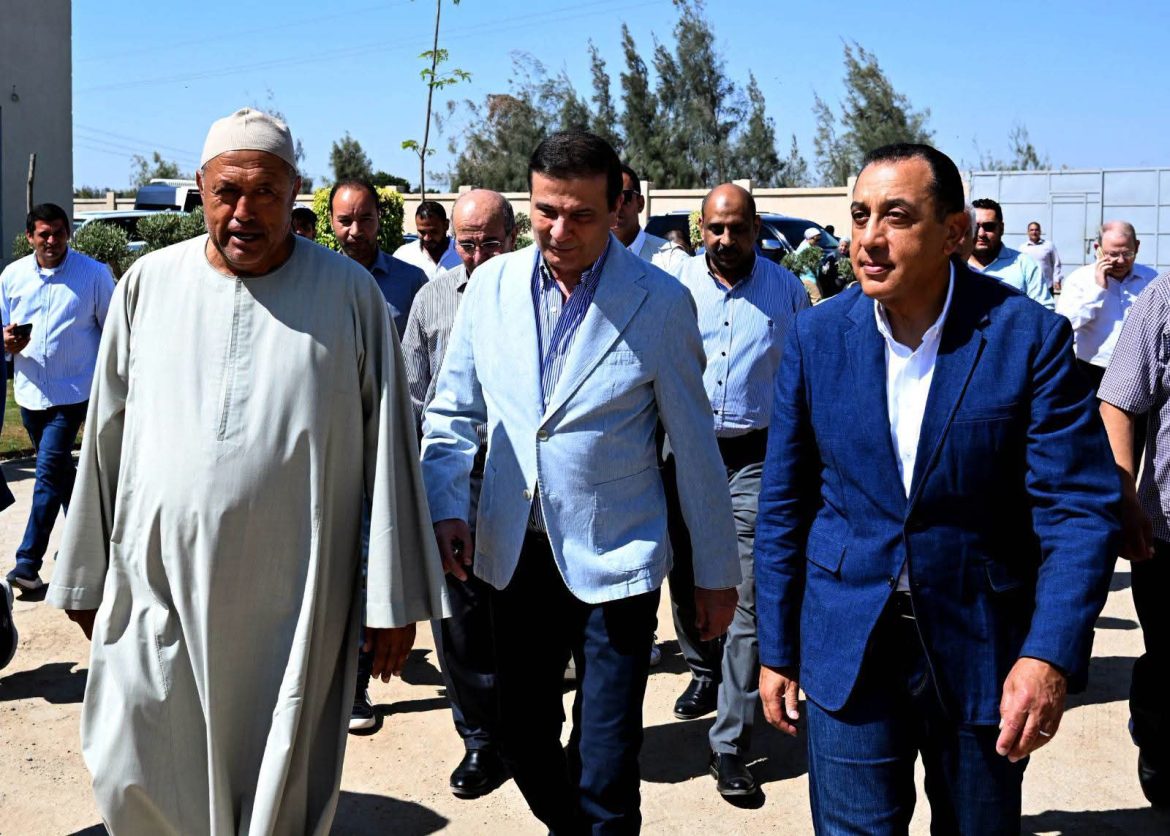 رئيس الوزراء يتفقد مشروعات الإنتاج الزراعي الحيواني في الجيزة والبحيرة