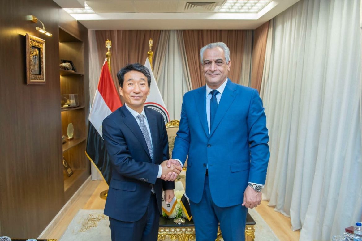 وزير الإنتاج الحربي يبحث تعزيز التعاون في التصنيع ونقل التكنولوجيا مع كوريا الجنوبية