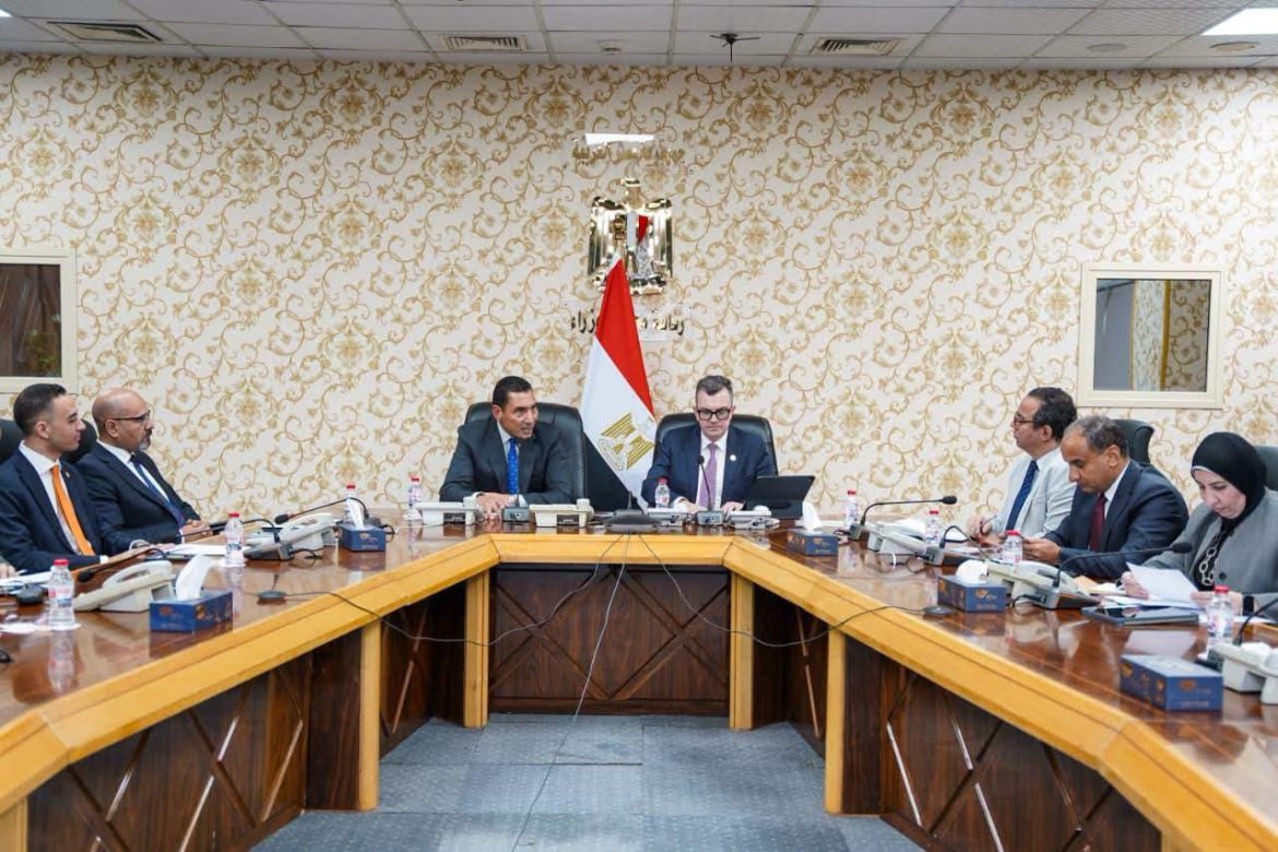 وزارتا التخطيط والشباب يتعاونان لإطلاق «اقتصاد الشباب».. مراكز الشباب تدخل سوق الاستثمار
