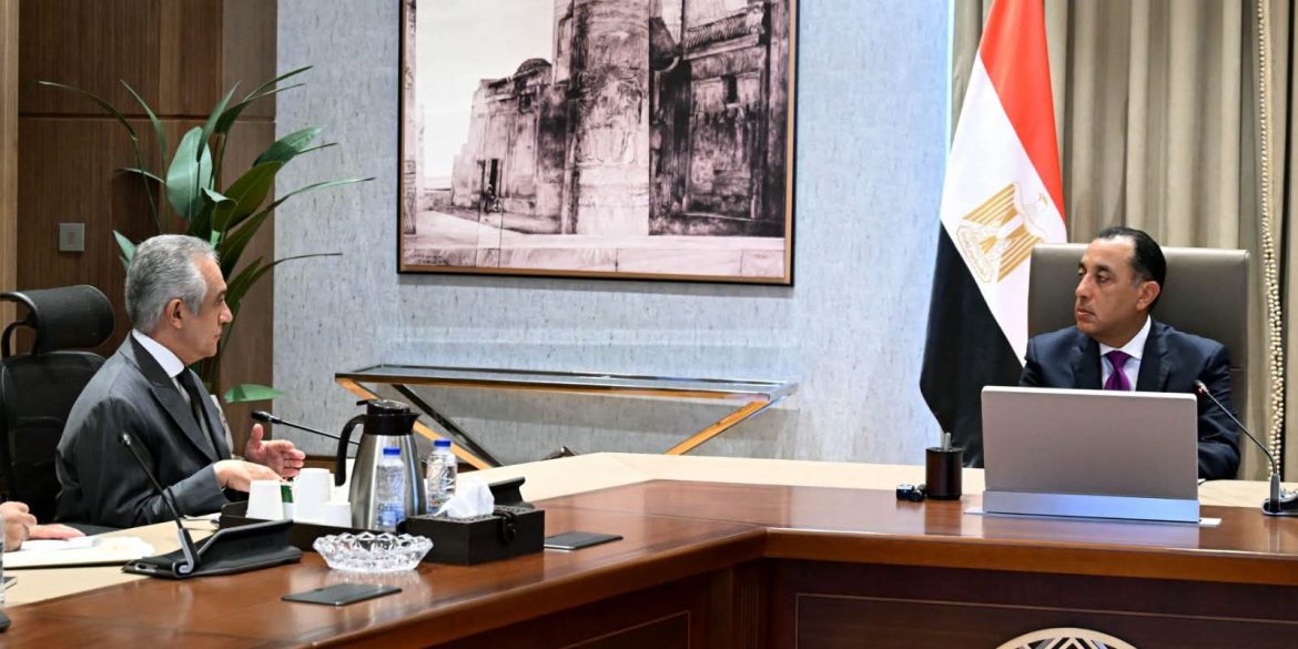 رئيس الوزراء: 11 فرع توثيق داخل البنوك.. خطوة جديدة لتسهيل الخدمات