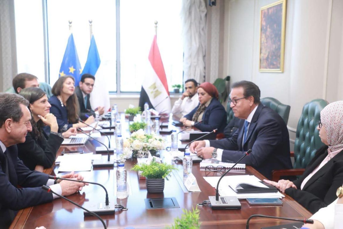 التأمين الصحي الشامل يجذب دعماً فرنسياً للمرحلة الثانية
