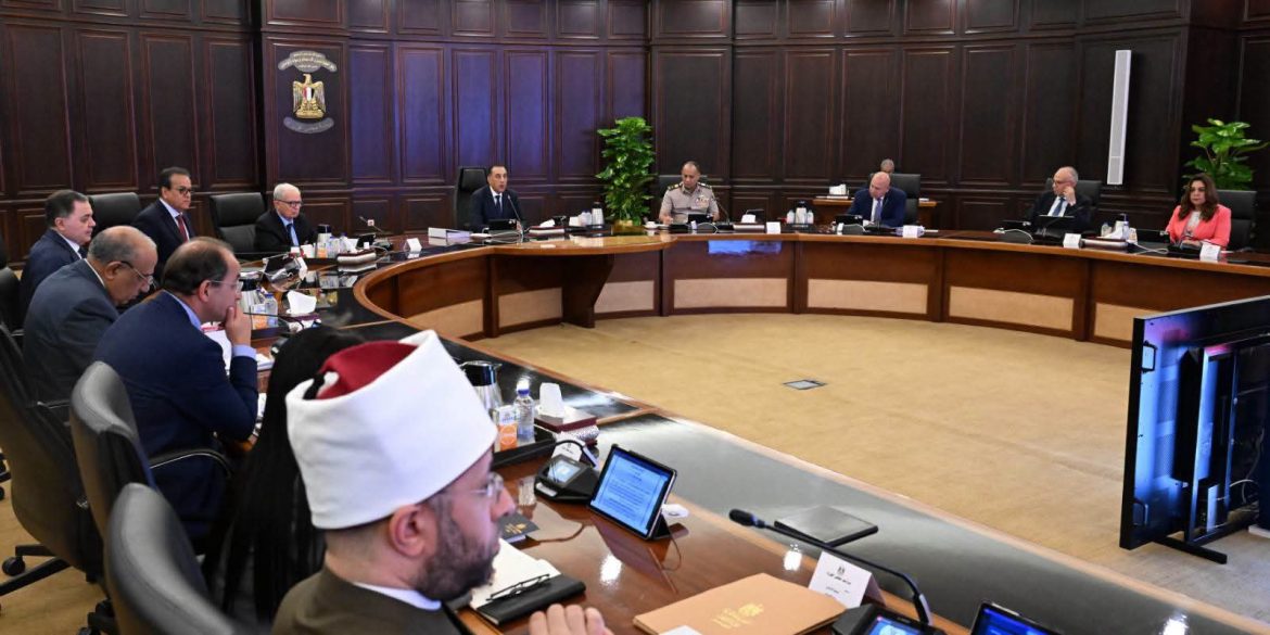 رئيس الوزراء: نعمل على زيادة المخزون الاستراتيجي للمواد البترولية ومختلف السلع