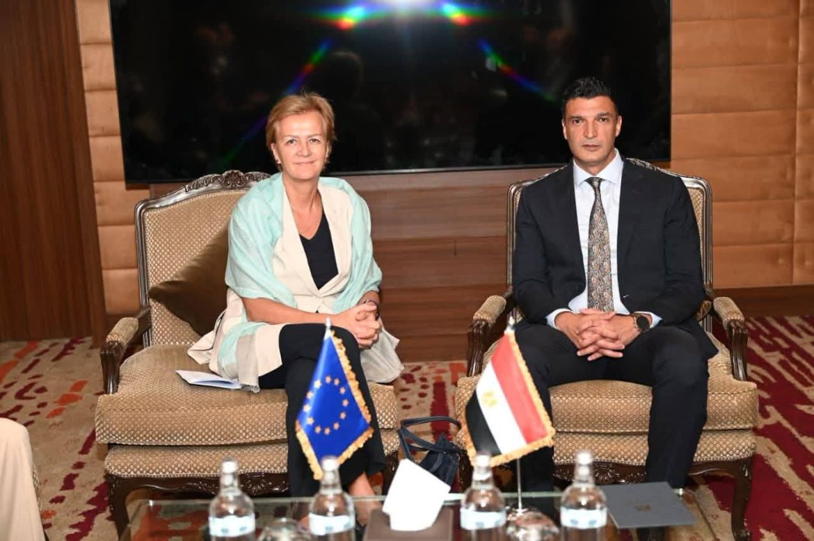 وزير الصناعة يبحث مع الاتحاد الأوروبي تعميق الشراكة الصناعية