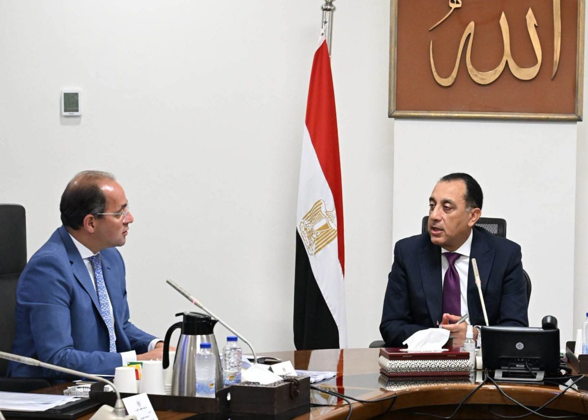 رئيس الوزراء يتابع حزمة تسهيلات ضريبية جديدة