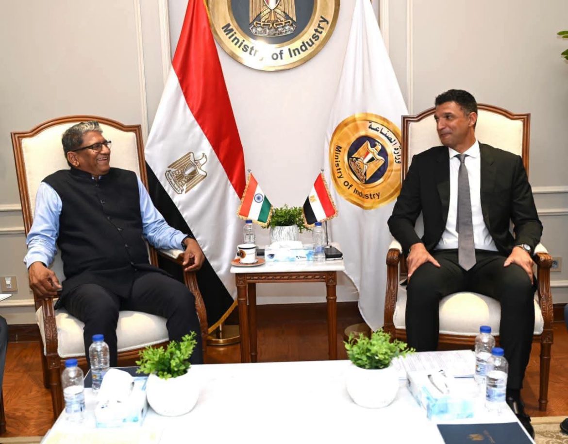 وزير الصناعة يبحث تعاون صناعي واعد في 5 قطاعات استراتيجية مع الهند