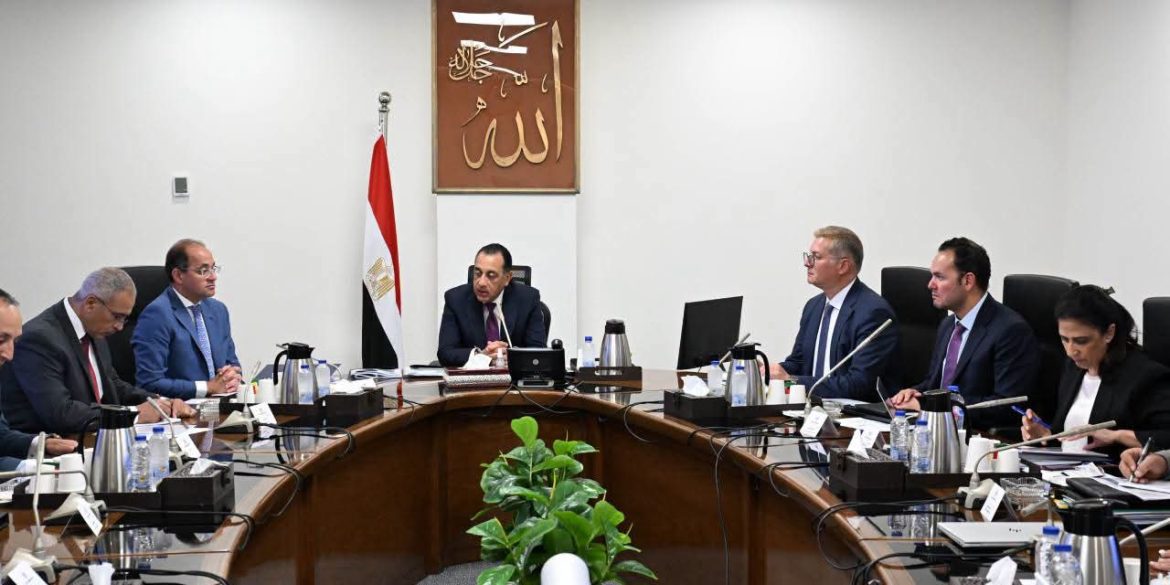 رئيس الوزراء يتابع تأمين مخزون الوقود.. وتحرك لمواجهة تقلبات الطاقة