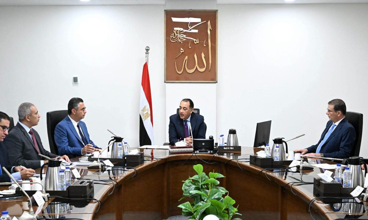 رئيس الوزراء: مخزون استراتيجي من السلع يكفي لعام كامل