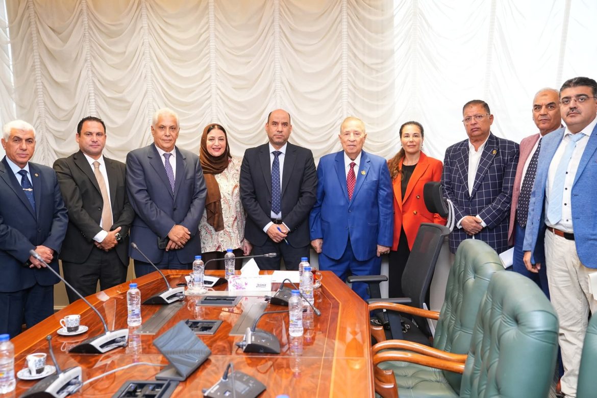 وزارة العمل واتحاد المستثمرين يبحثان تنفيذ بروتوكول جديد لتأهيل العمالة