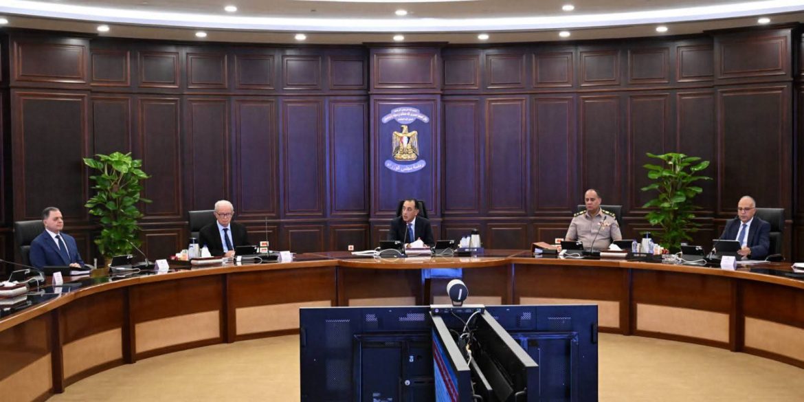 رئيس الوزراء: نمتلك مخزون سلعي يكفي لتلبية احتياجات الاستهلاك لفترات آمنة