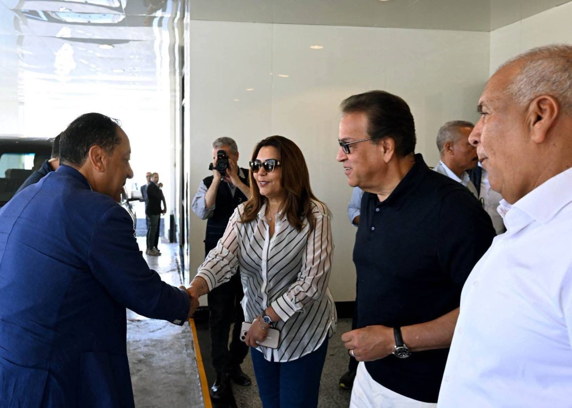 رئيس الوزراء يتفقد مشروعات كبرى بمطروح ويبحث مستجدات «علم الروم»