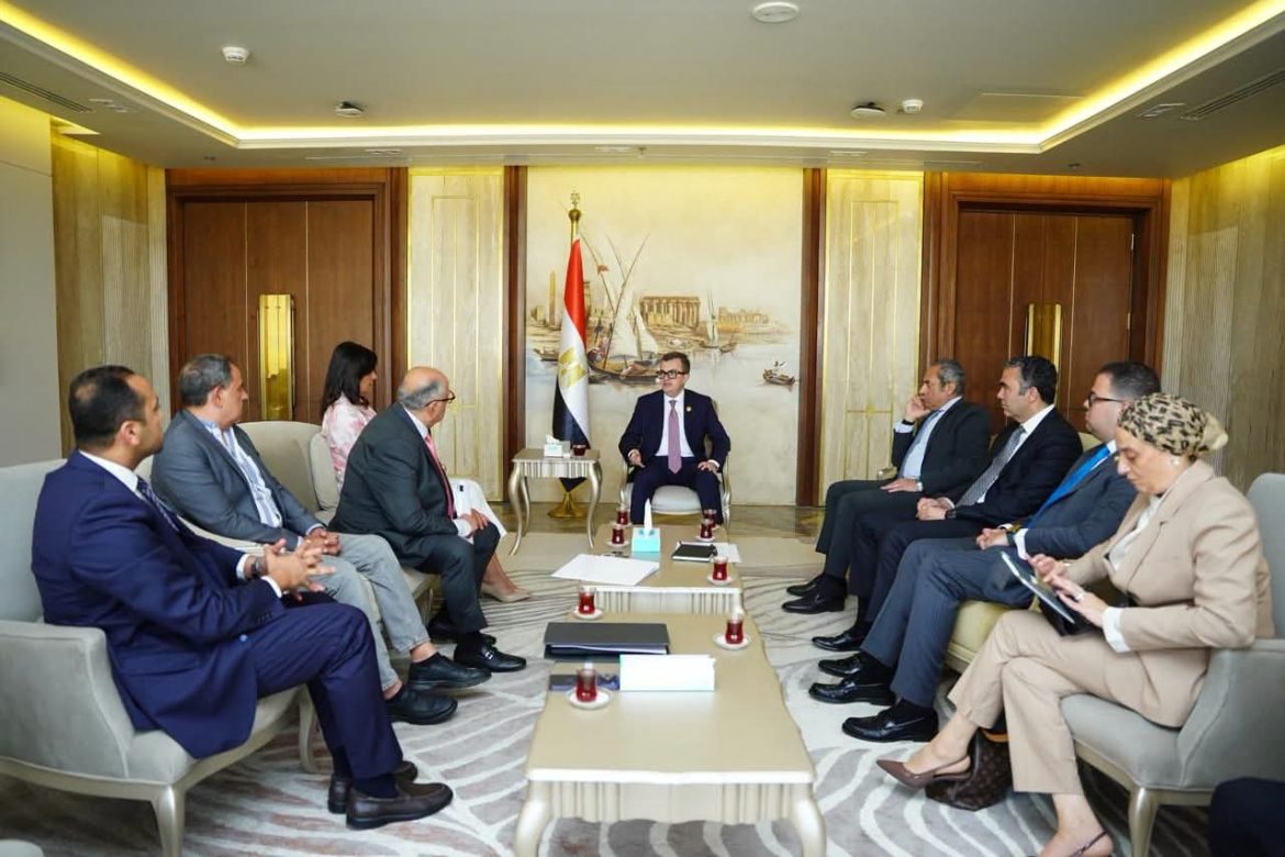 وزير التخطيط يتابع استعدادات استضافة مصر للمهرجان العالمي لريادة الأعمال