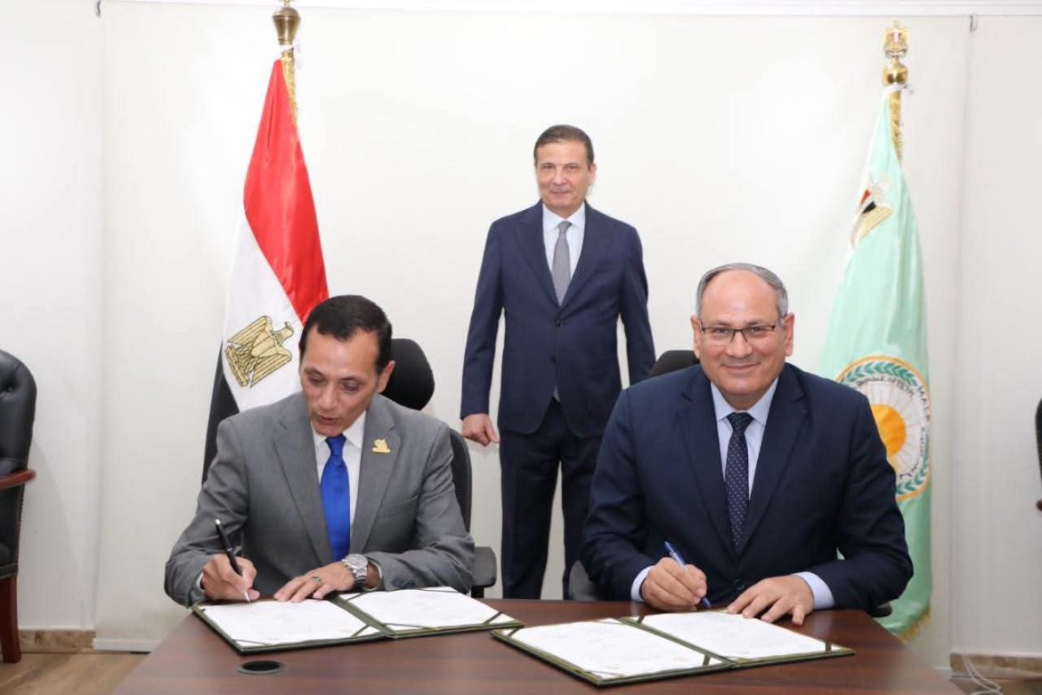 الريف المصري ومركز البحوث يوقعان اتفاقًا جديد لإنتاج تقاوي الطماطم محليًا