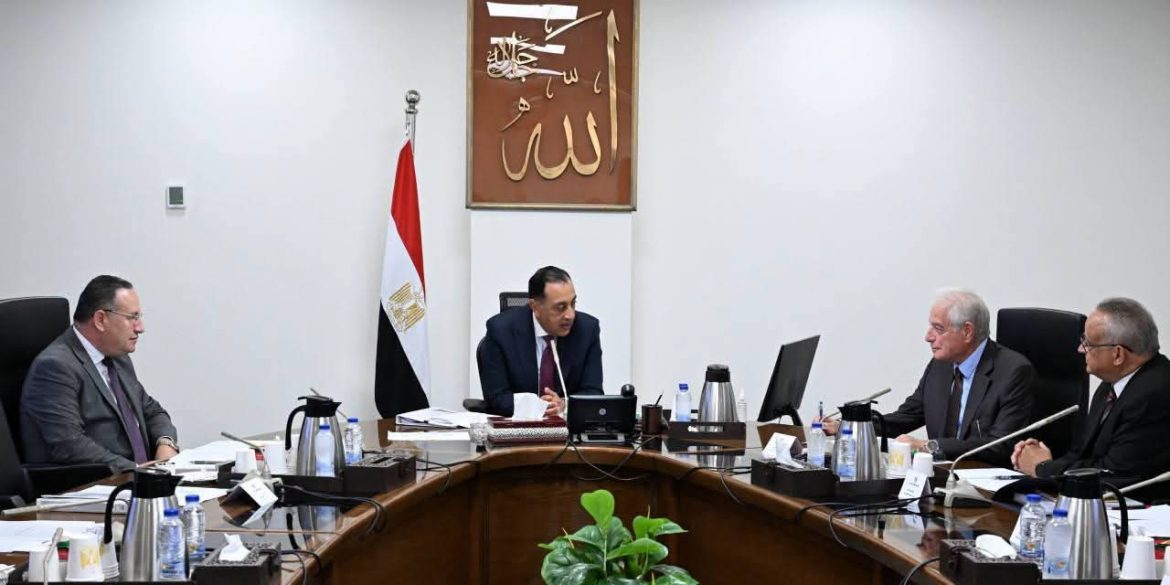 رئيس الوزراء يتابع الاستعدادات لمؤتمر «الهوية الوطنية» بمكتبة الإسكندرية