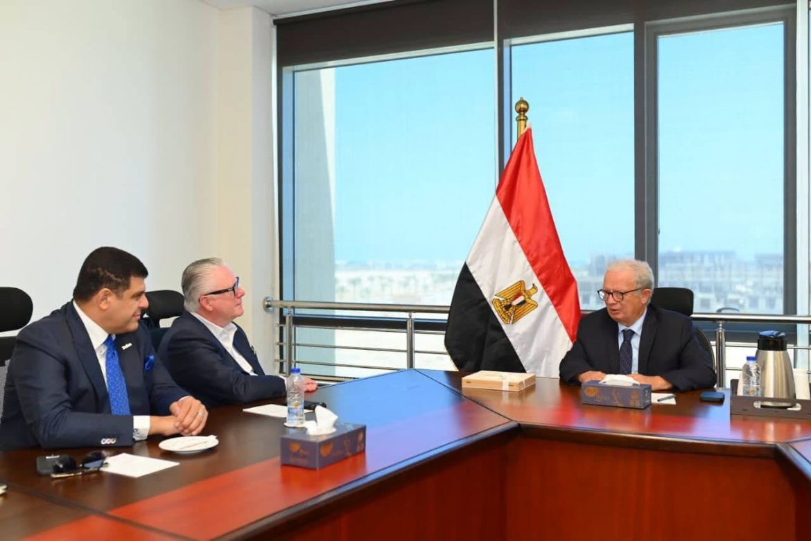الحكومة تبحث مستجدات برج فوربس باستثمارات مليار دولار