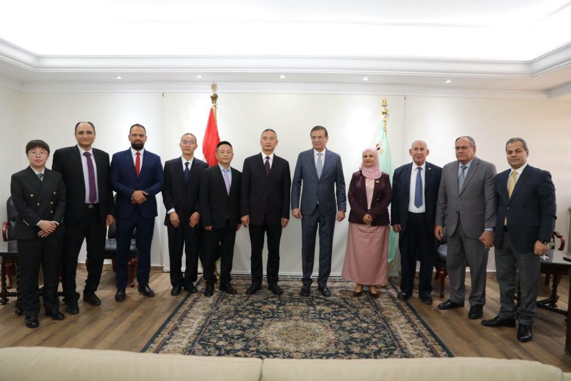 مصر والصين تبحثان توطين صناعة المبيدات الزراعية وتقليل فاتورة الاستيراد
