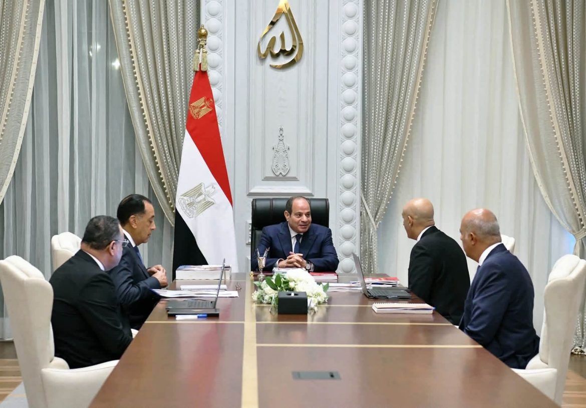 الرئيس السيسي يوجه بتكثيف إقامة المعارض الخاصة ببيع المستلزمات الدراسية